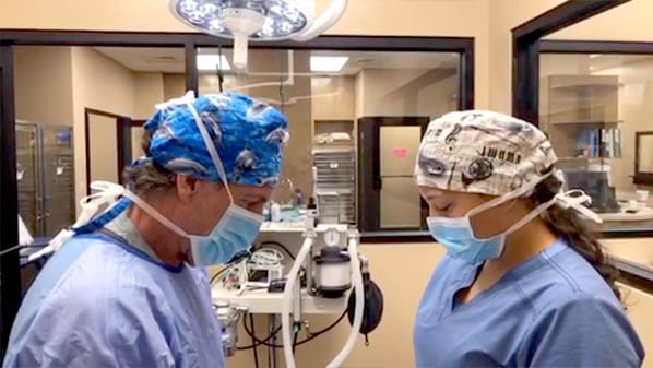 vet-during-surgery vet-during-surgery